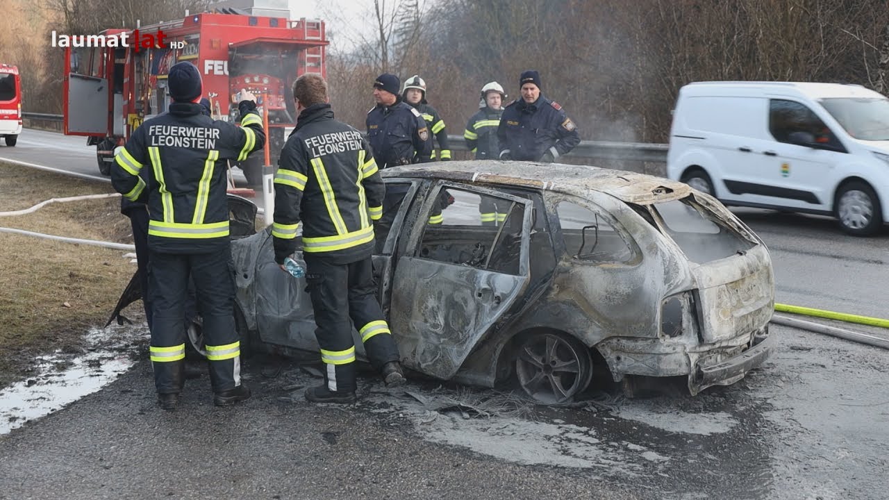 PKW-Vollbrand auf Steyrtalstra&szlig;e bei Gr&uuml;nburg