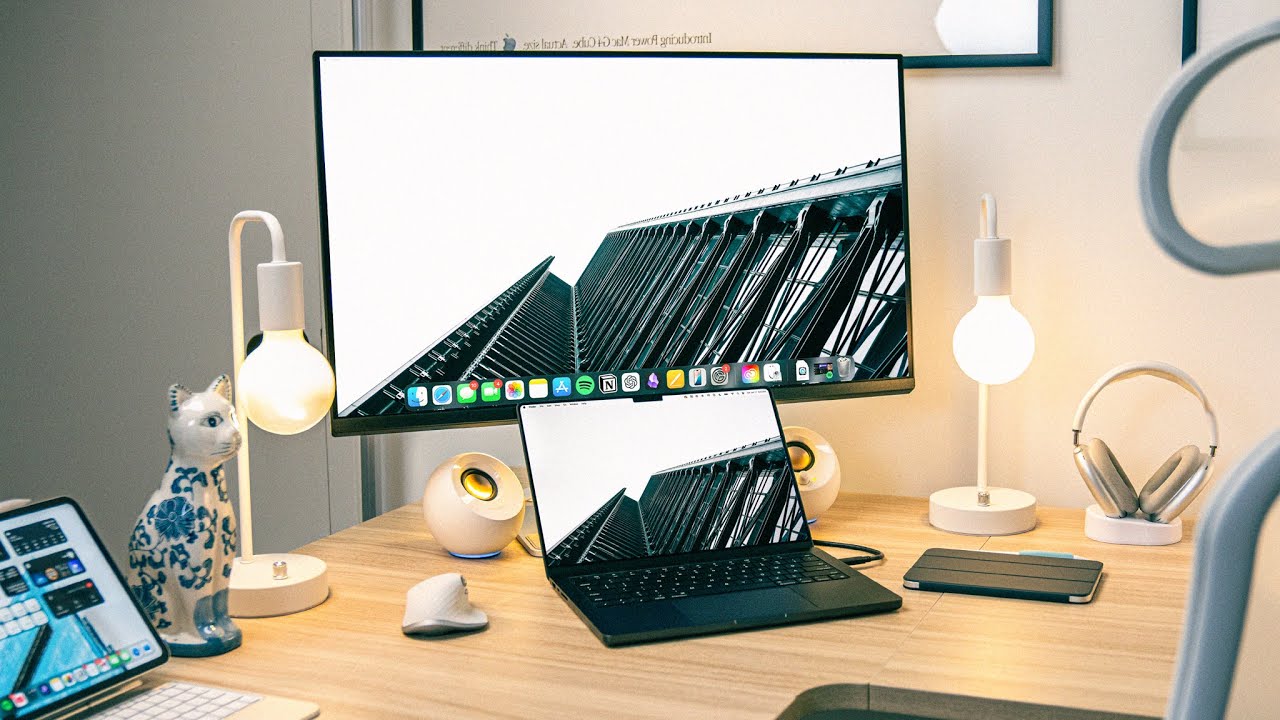 my M4 MacBook Pro desk setup for 2025