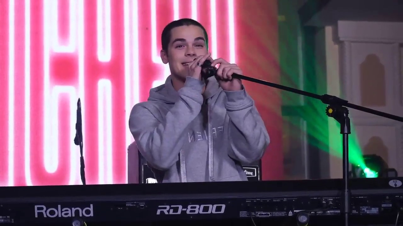AJ Mitchell - Used To Be (Live Performance)