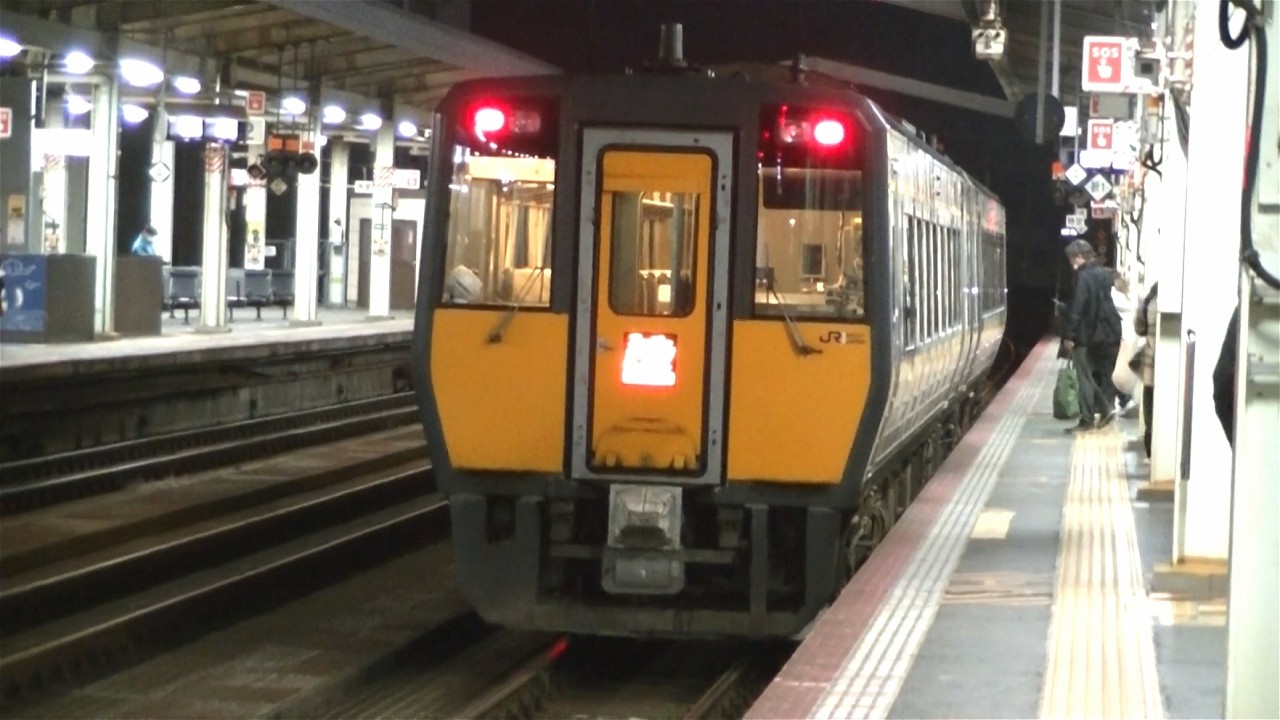JRキハ187系特急スーパーまつかぜ9号益田行き 夕方の鳥取駅入線