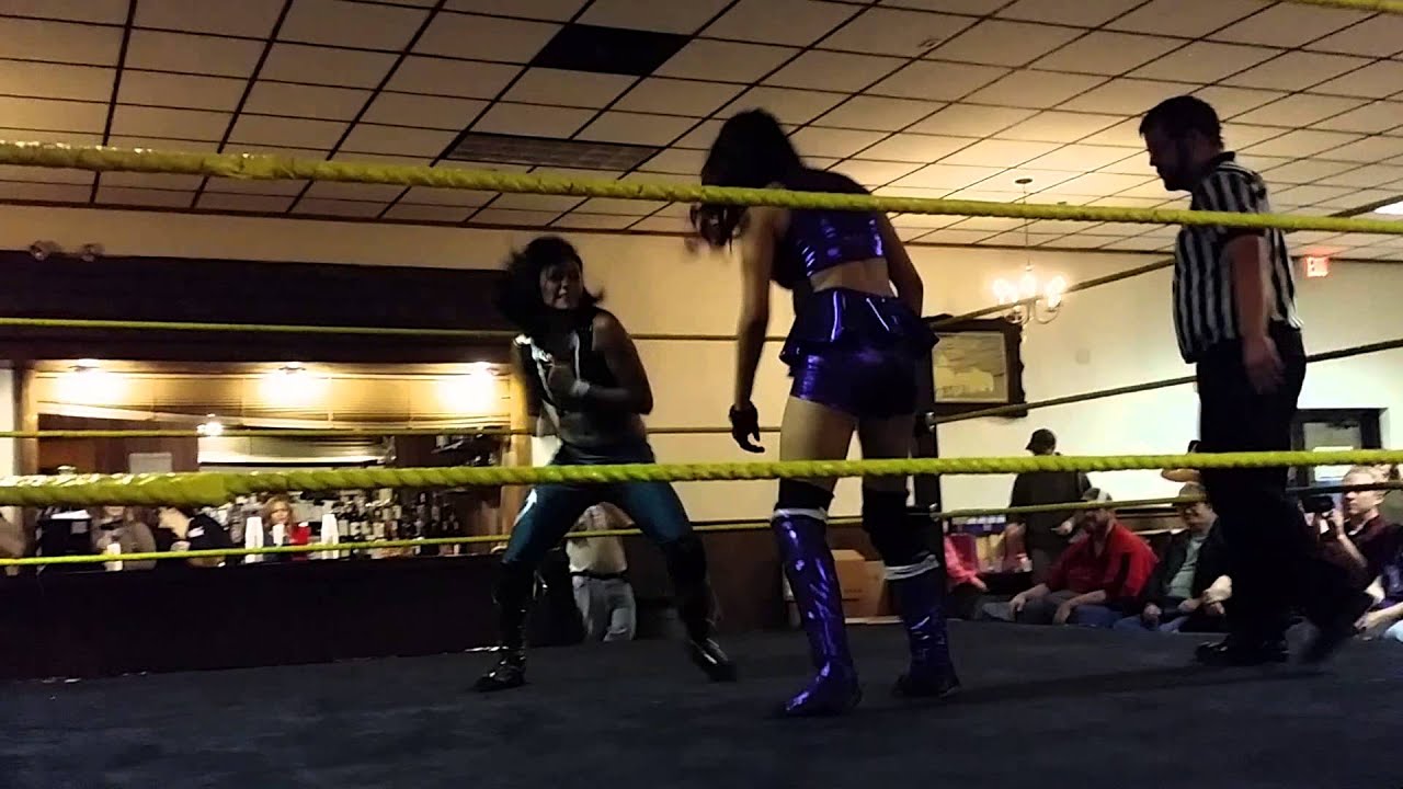 Ashley vox vs. Delmi Exo