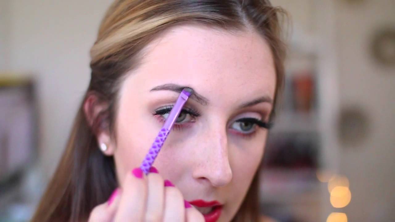 My Eyebrow Routine | How to Fill In Your Eyebrows | Courtney Lundquist