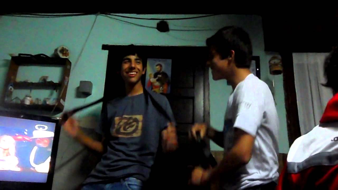 cumple de leo streptes