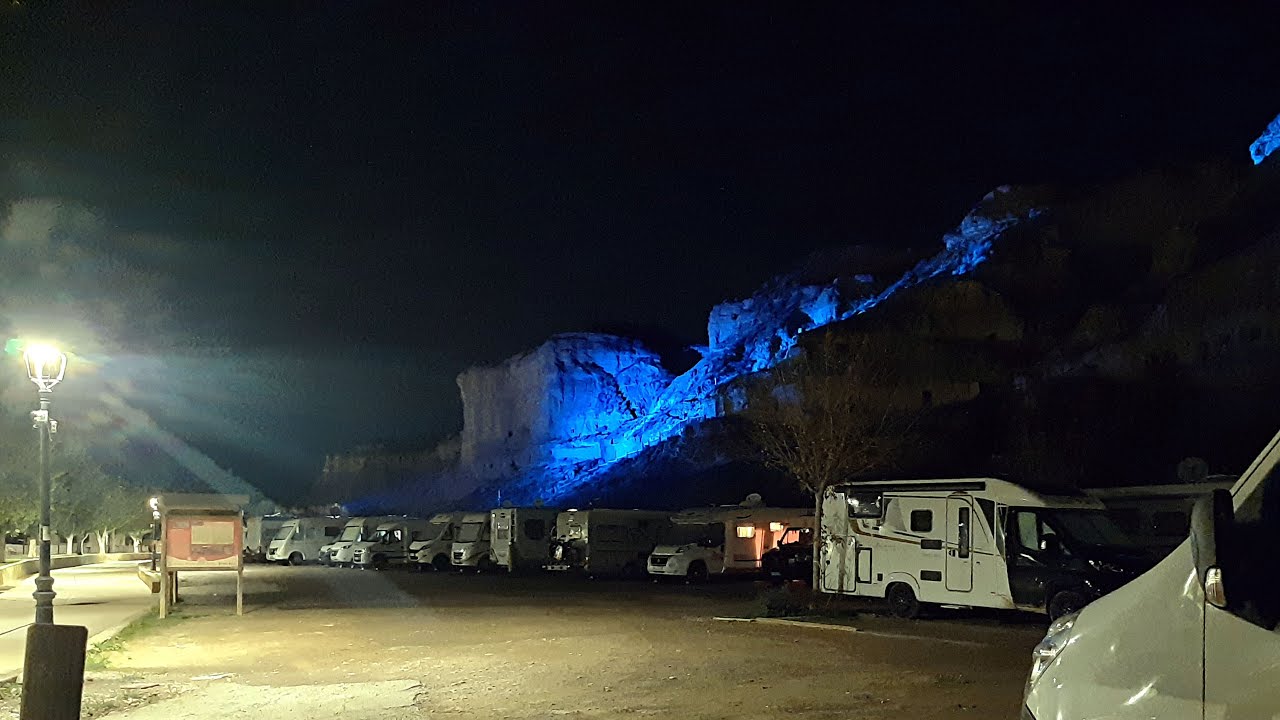 Cuevas de Arguedas | Gratis Camperplaats aan de rand van de Bardenas Reales