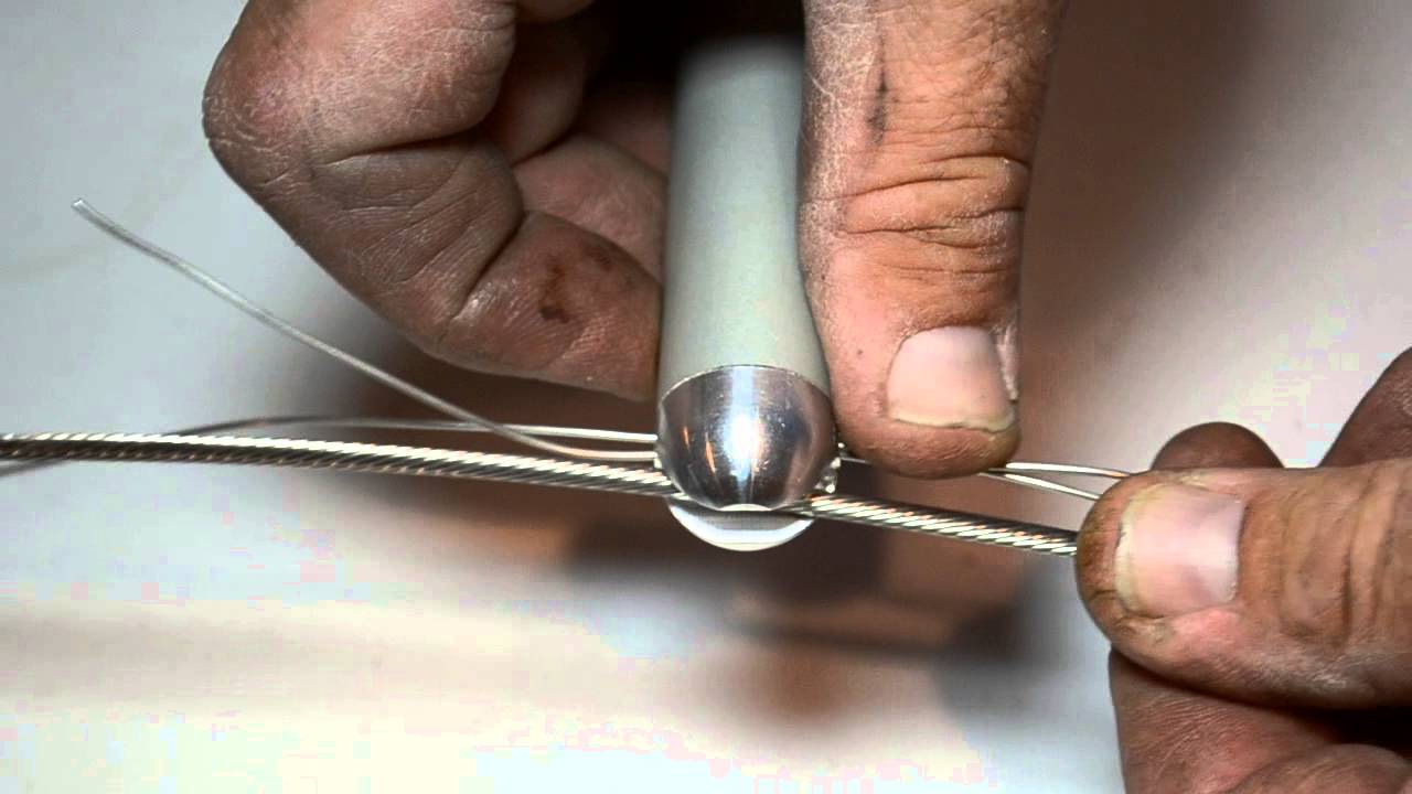 Wiring shrouds to Spreader end