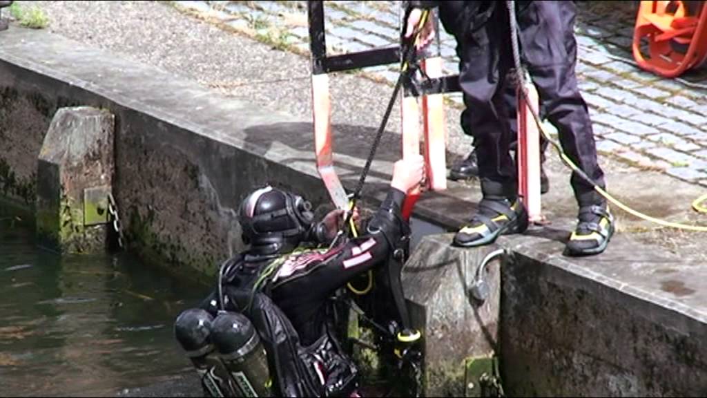 Norfolk Fire & Rescue Service - Underwater Search and Recovery Dive Team