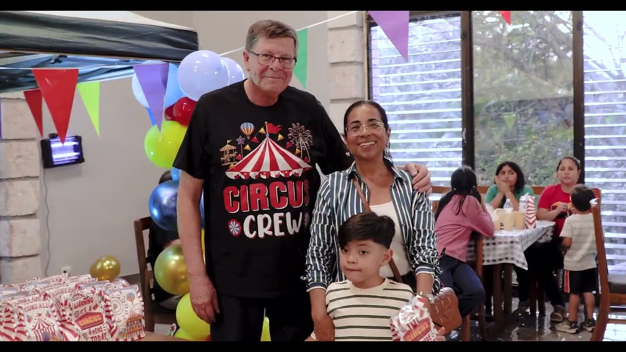 🎪 The Circus has arrived at Baxter! 🤡  \ 🎪 ¡El Circo llegó a Baxter! 🤡