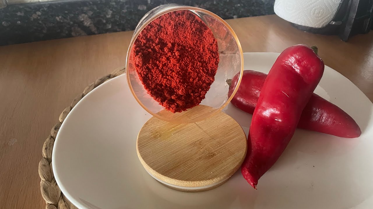 Paprika  fumé بابريكة او تحميرة المدخنة