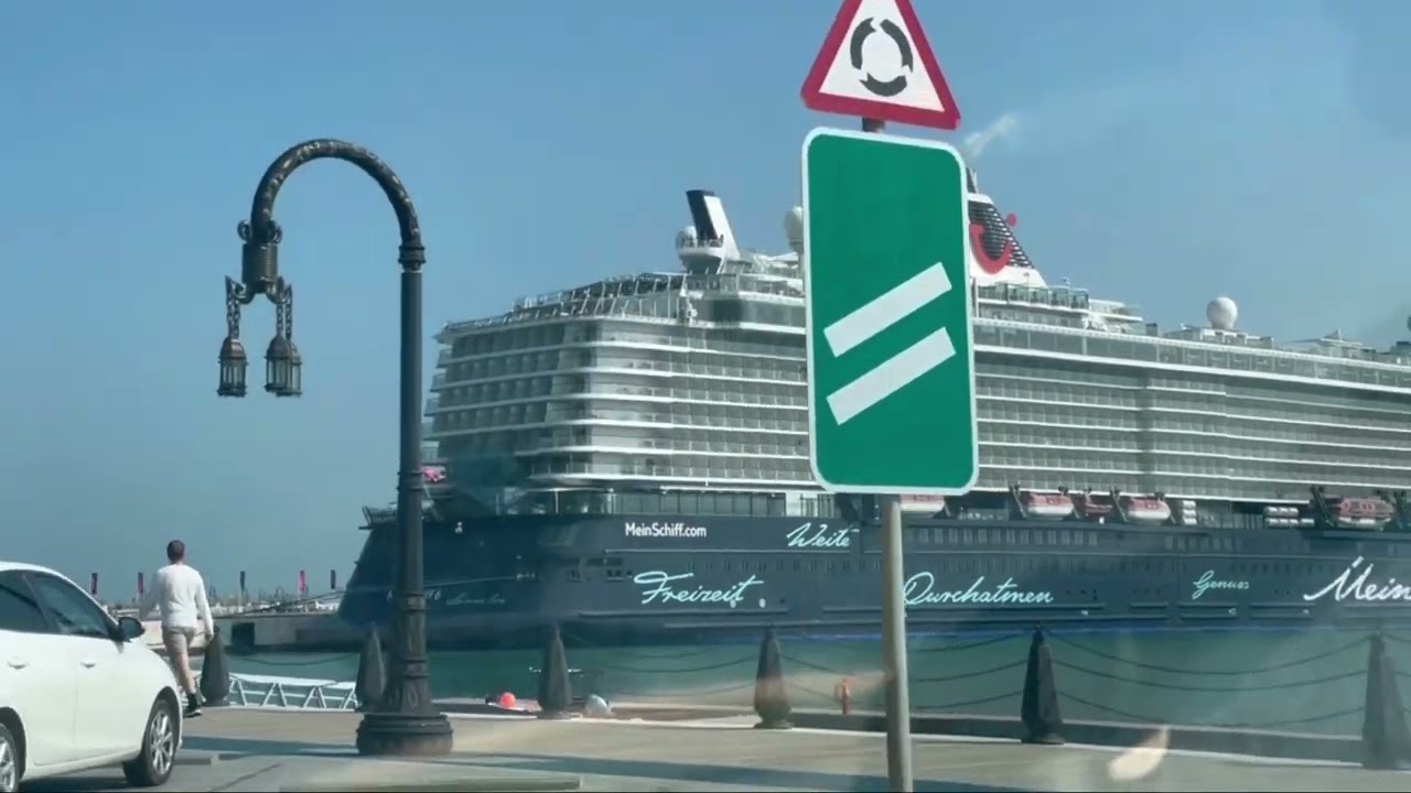 Qatar-Doha Port-Corniche-Mein Schiff 6 Cruise Ship- 🚢