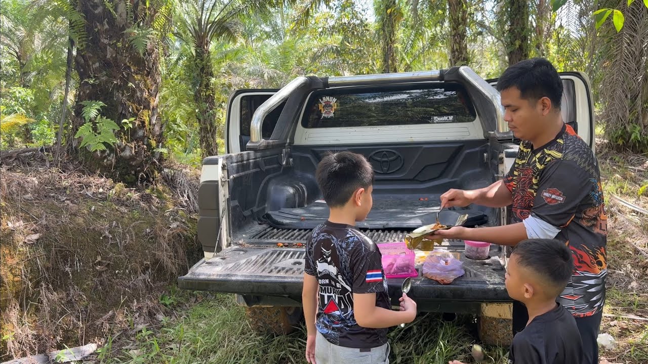 Seharian Di Kebun Sawit//Pertama kali Rich turut ikut bersama 