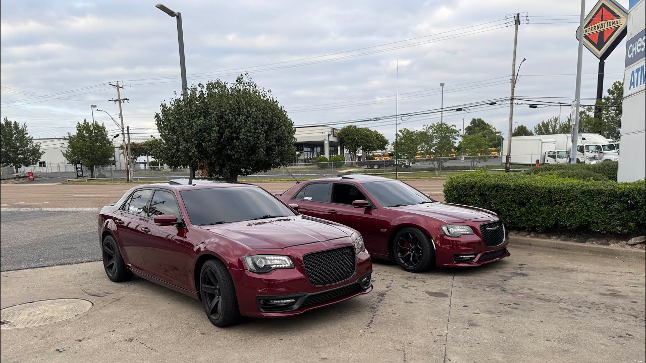 TWIN CHRYSLERS TERRORIZING THE STREETS OF MEXICO!!😱