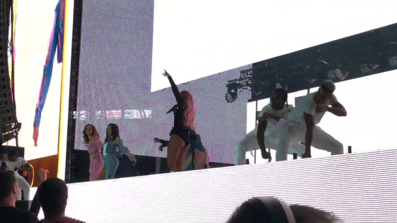 Little mix ft Sean Paul - Hair Capital’s Summertime Ball 2017