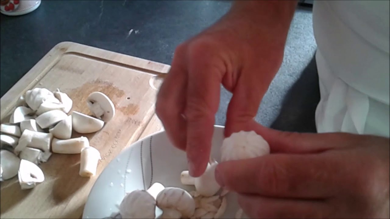 Cours de cuisine: Tourner des champignons