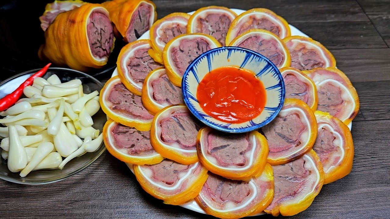 cách làm TAI HEO CUỘN BẮP BÒ Ủ MUỐI ăn tết giòn thơm hấp dẫn  - Món Ngon Ngày Tết