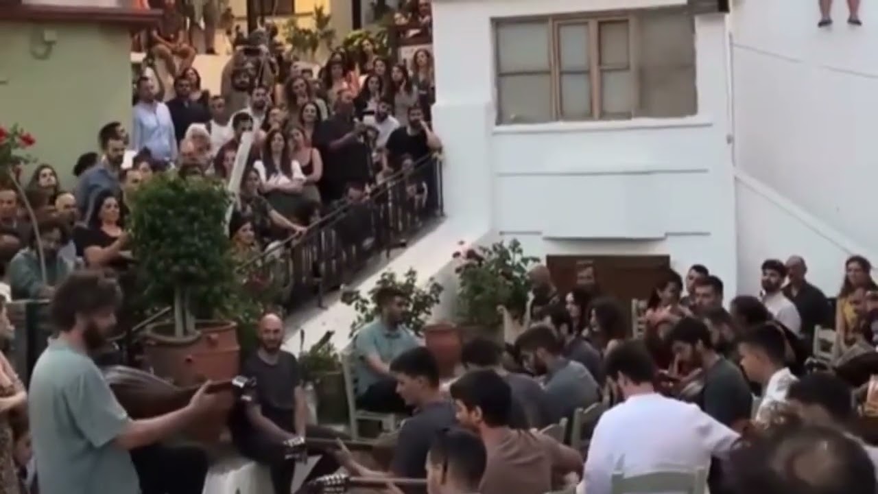 Σαν μου πληγώσεις  την καρδιά και μου την’ εμαράνεις…. Καντάδα Σητεία!!