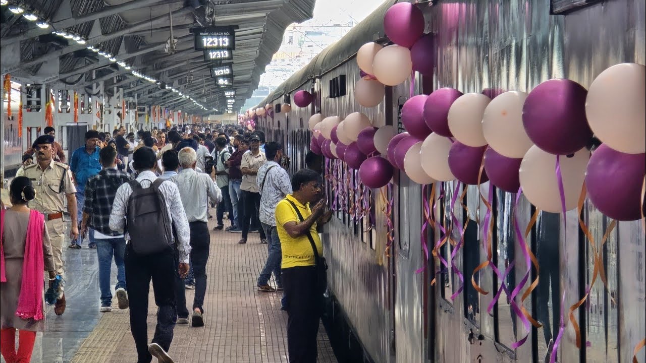 Silver Jubilee Celebration || Glorious 25th Years Of Service SEALDAH - NEW DELHI RAJDHANI EXPRESS ||
