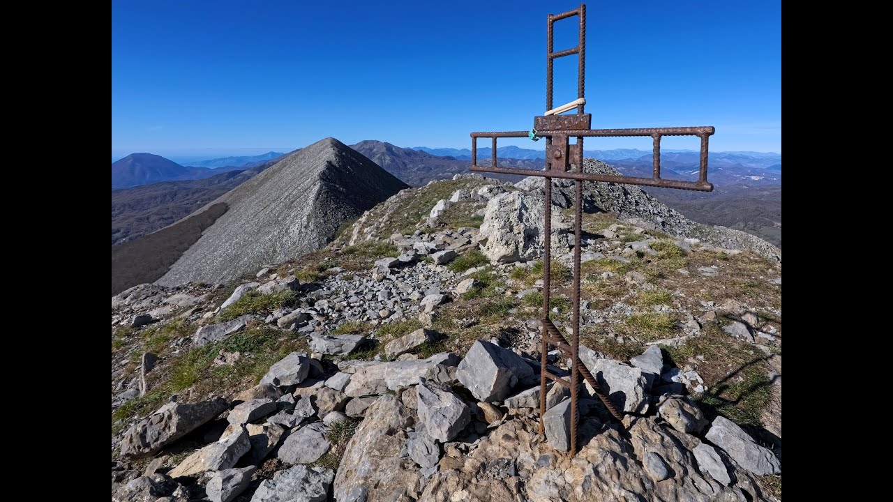 Sulla cima del monte Alpi - Parco Nazionale dell'appennino Lucano
