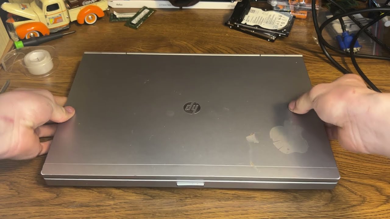 I Found A HP EliteBook Laptop With Original Docking Station!!!