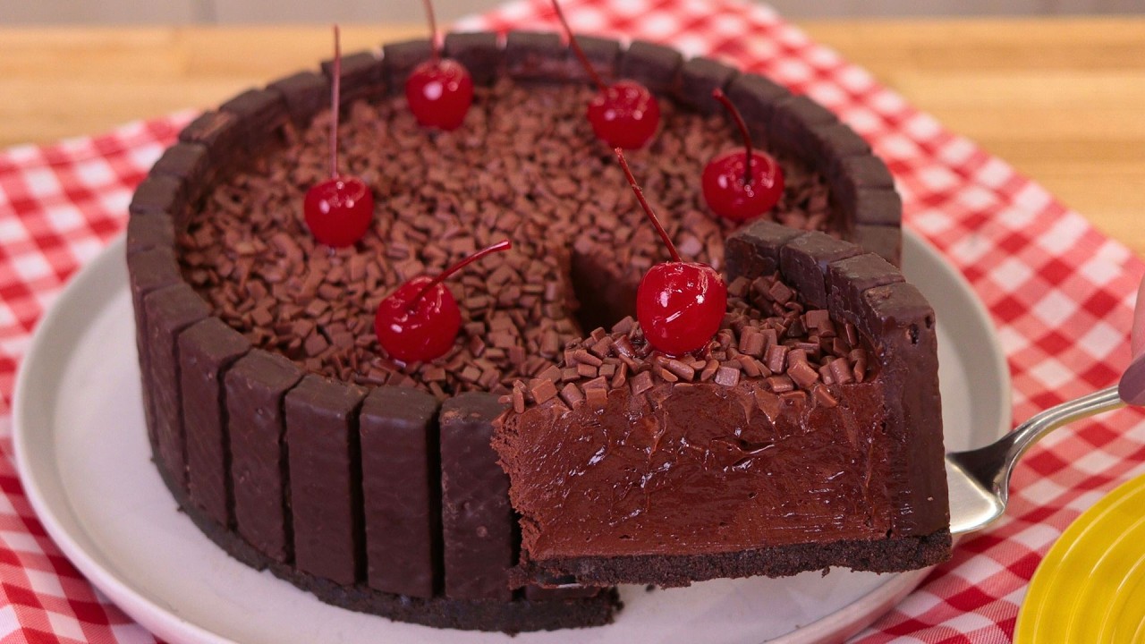 TORTA DE CHOCOLATE SUPER CREMOSA E INTENSA | FÁCIL, RÁPIDA, SEM FORNO, GELATINA OU CHANTILLY
