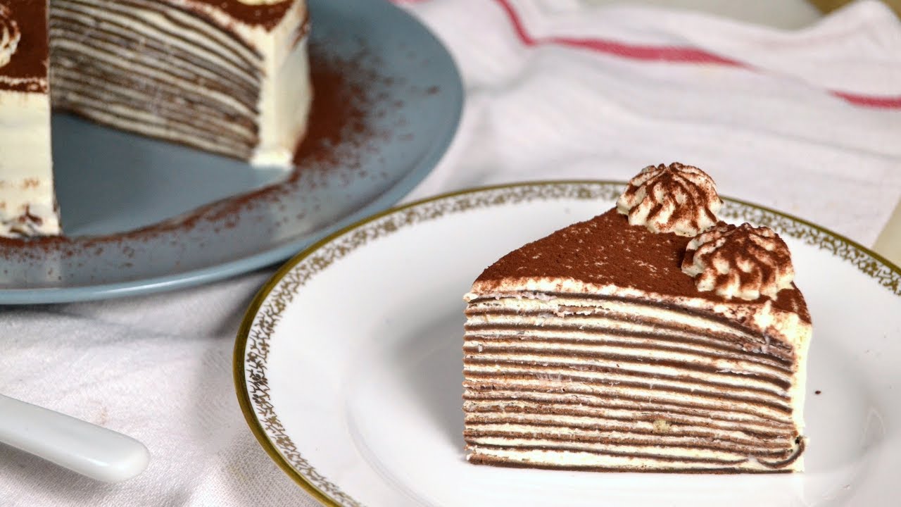 Tarta de crepes de chocolate y nata ¡Irresistible y muy fácil!