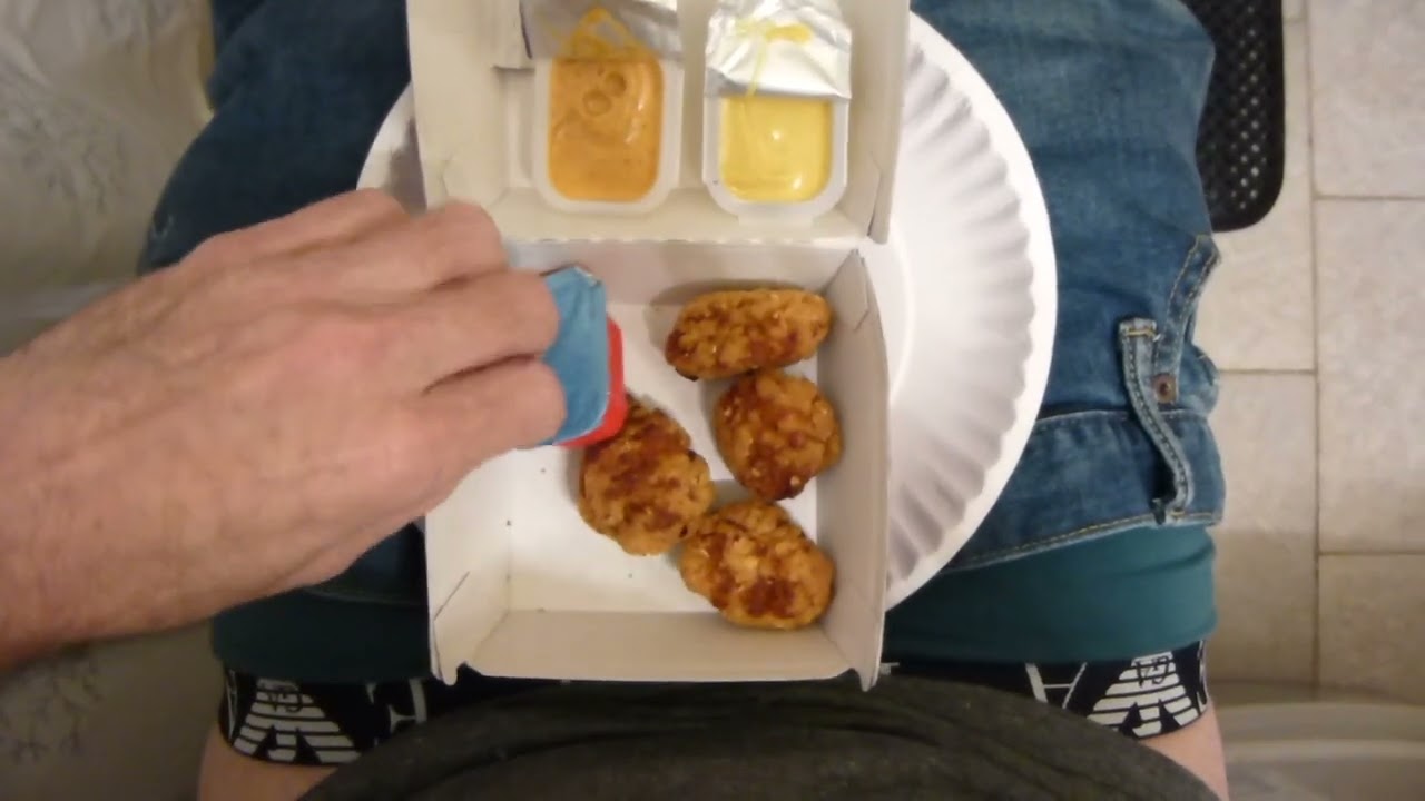 Smelly Bell DID IT! Taco Bell Chicken Nuggets with ((3 NEW)) SAUCES
