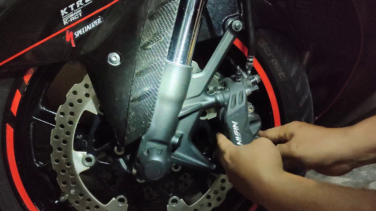 To replace front Brake Pad Kawasaki GTR 1400