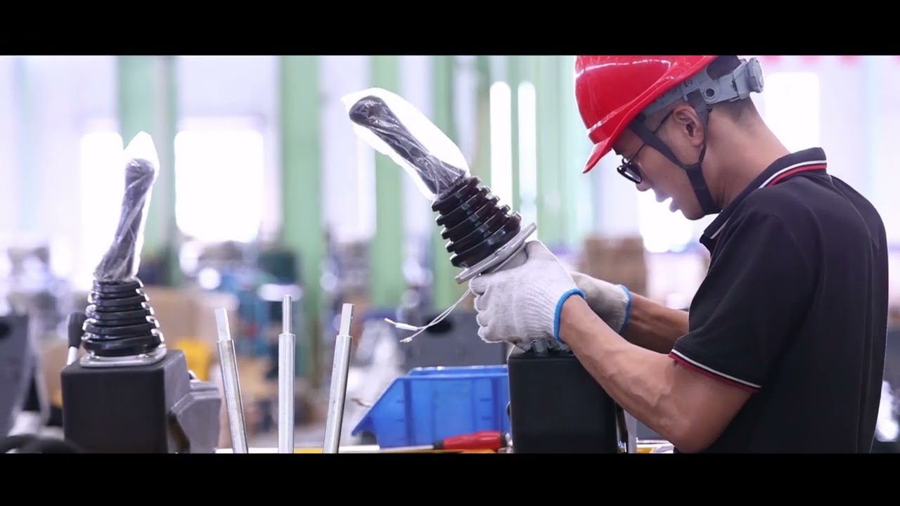 HUAYEE Top Mini Excavator and Skid Steer Loader Manufacturer