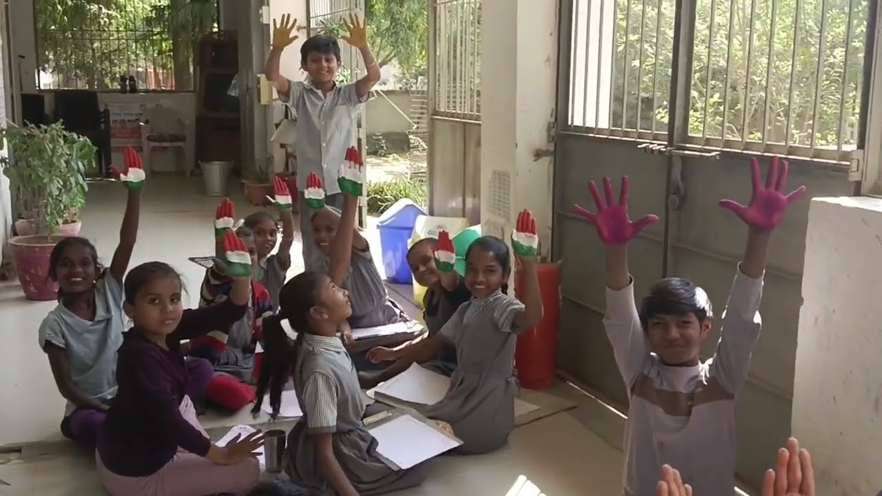 હું અને મારા બાળકોની યાદો દિવાલમાં કંડારીએ