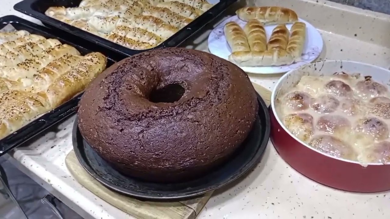 سويت فطائر واحله كيك وخذتكم لتنومه والكورنيش على السريع