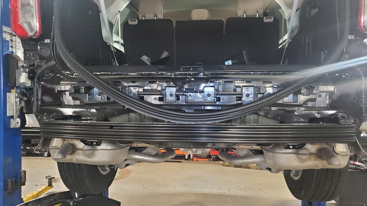 2021 Ford Explorer Base 4wd Rear Bumper removal / Hitch Install Part 1