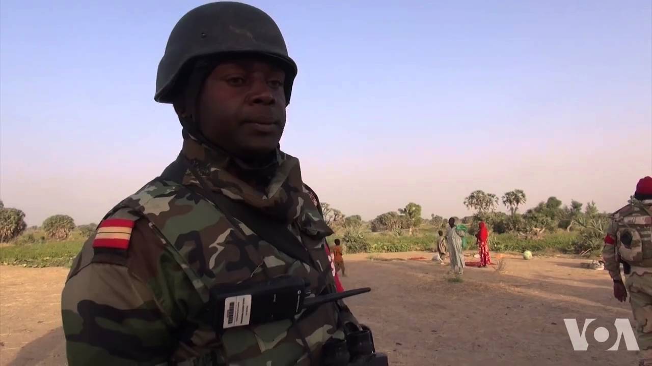 Embarquez avec l'armée nigérienne à la poursuite de Boko Haram (vidéo)