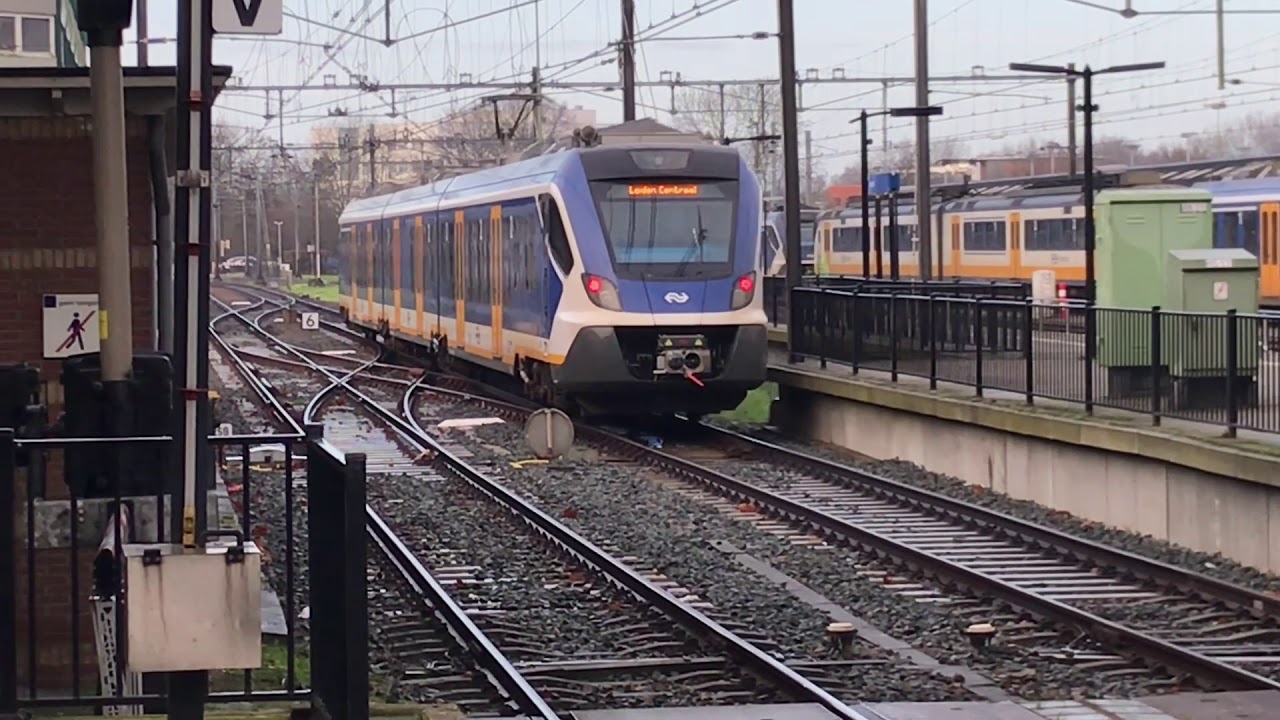 Treinen op Station Hoorn