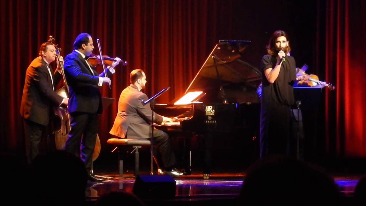 Conchita - live Blue Bloom and Believe - 10.10.2016 Ronacher, Vienna Gala Wider die Gewalt