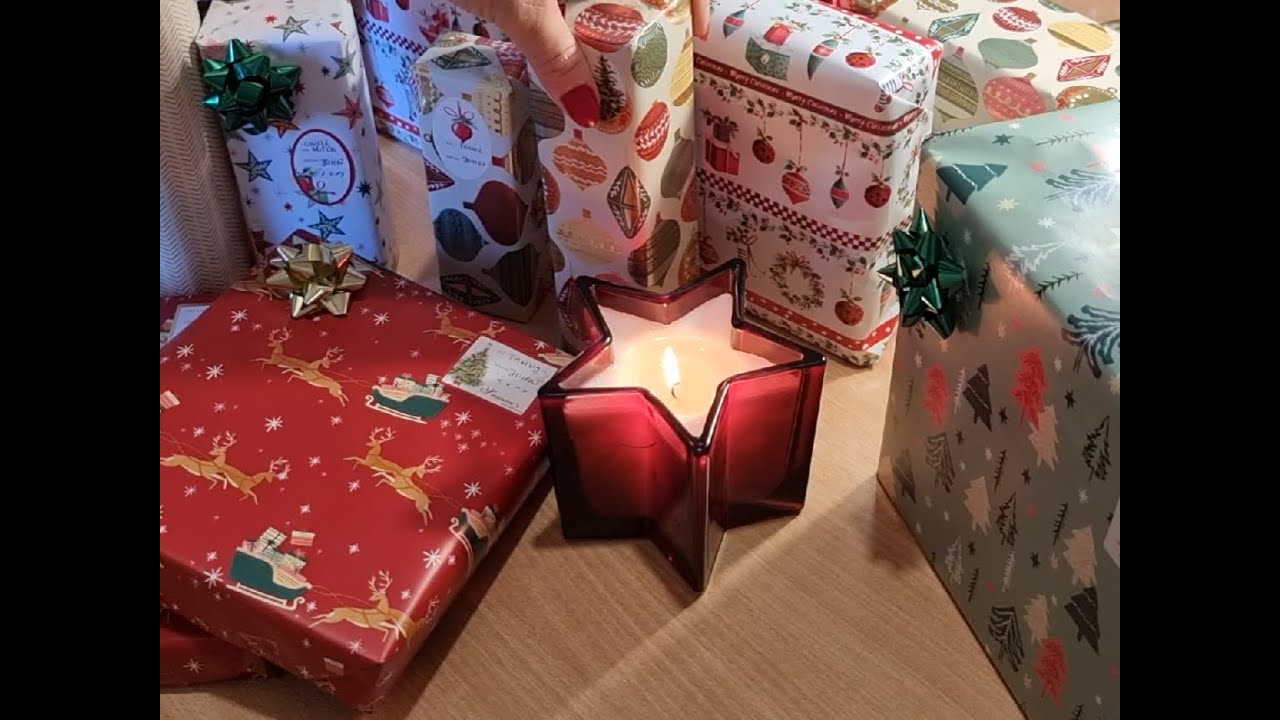 CHRISTMAS 18/12/2021 ASMR Gift Wrapping Video/Many Triggers.(No Talking).