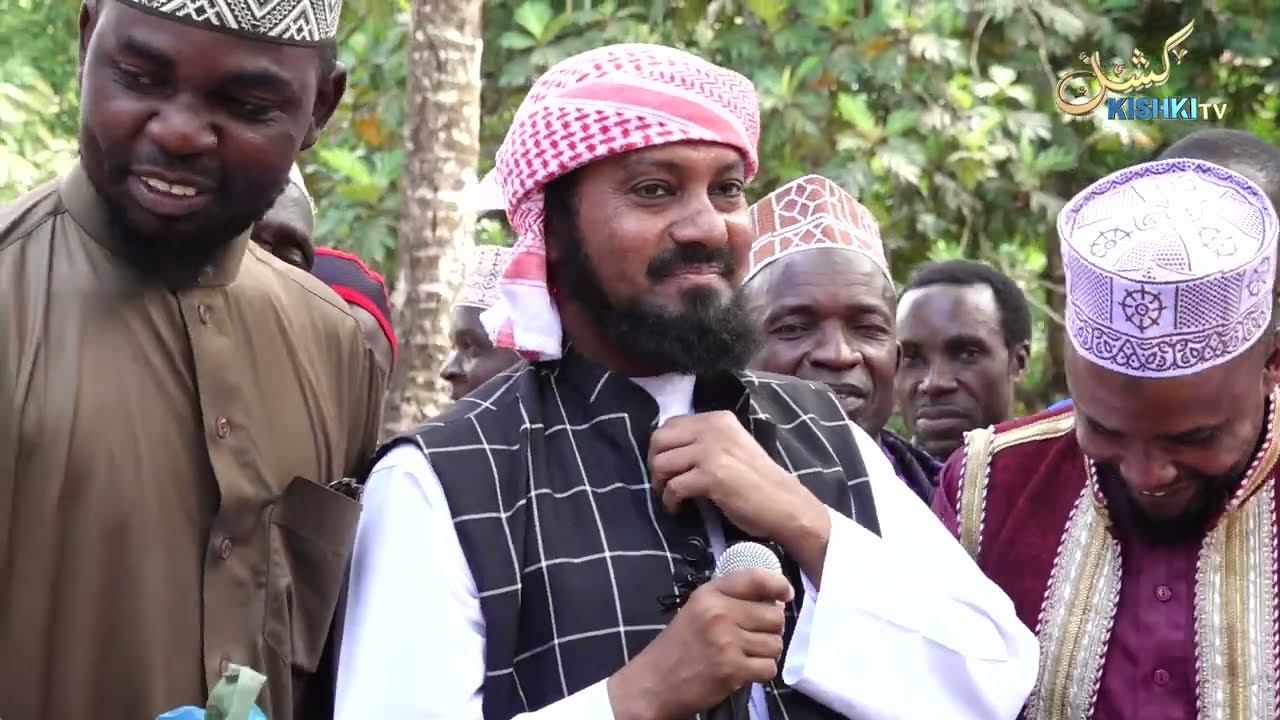 SHEIKH KISHKI APIGA ADHANA JUU YA MILIMA YA ULUGURU.