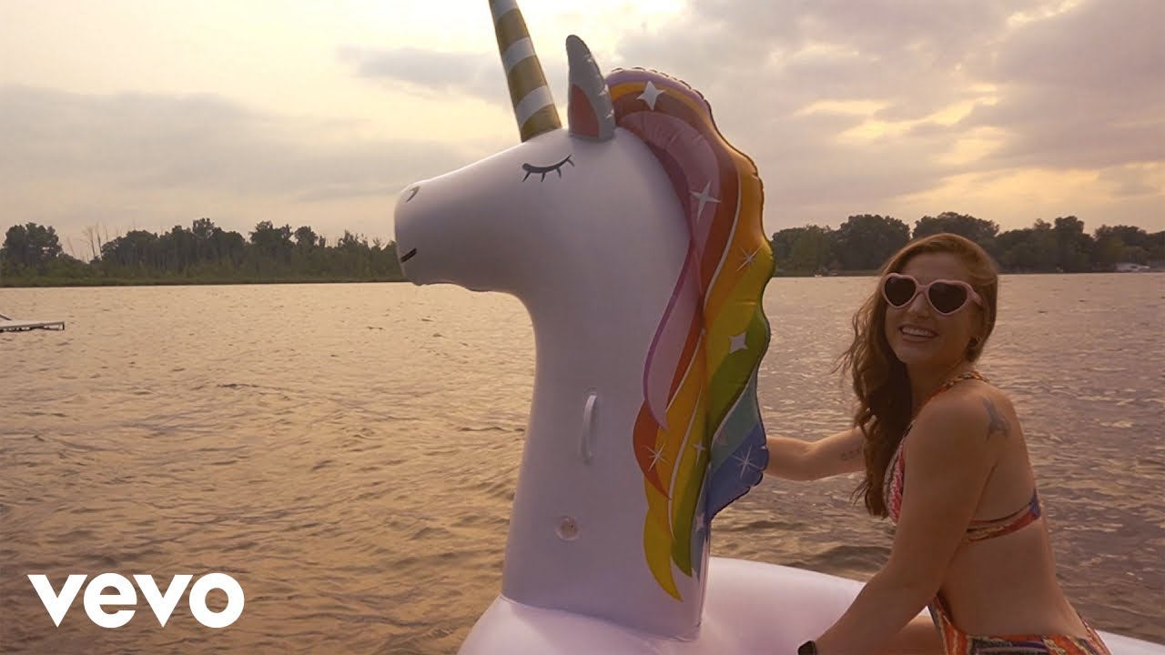 Jacque Baldori - Spread Love (Official Video) ft. Luke Holliday
