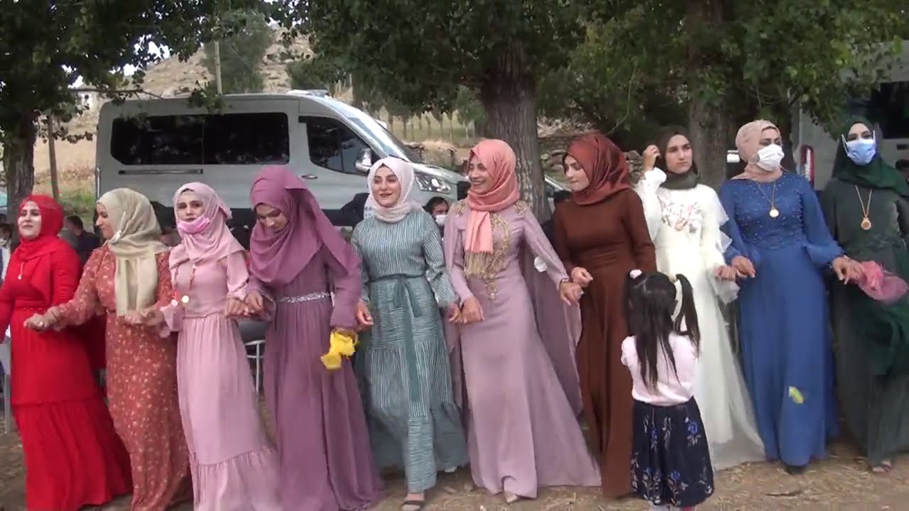 Ağrı hamur yukarı yenigün köyü ZİLAN MÜZİK eşliğinde bomba bir düğün 2021