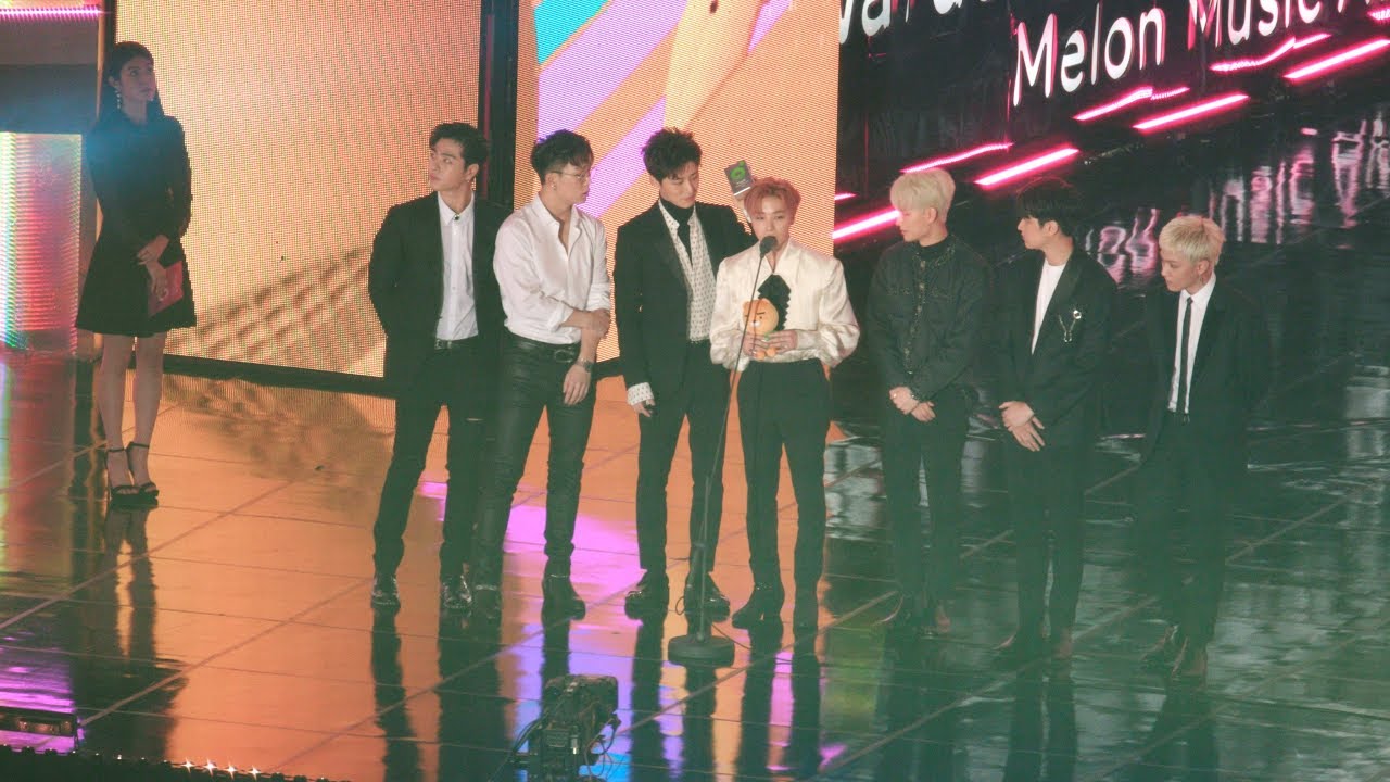 아이콘 (iKON)수상모음 (송라이터상 + 톱10 + 올해의 베스트송)비아이 상받아서 기분 좋아 날라다님 ㅎㅎ@181201