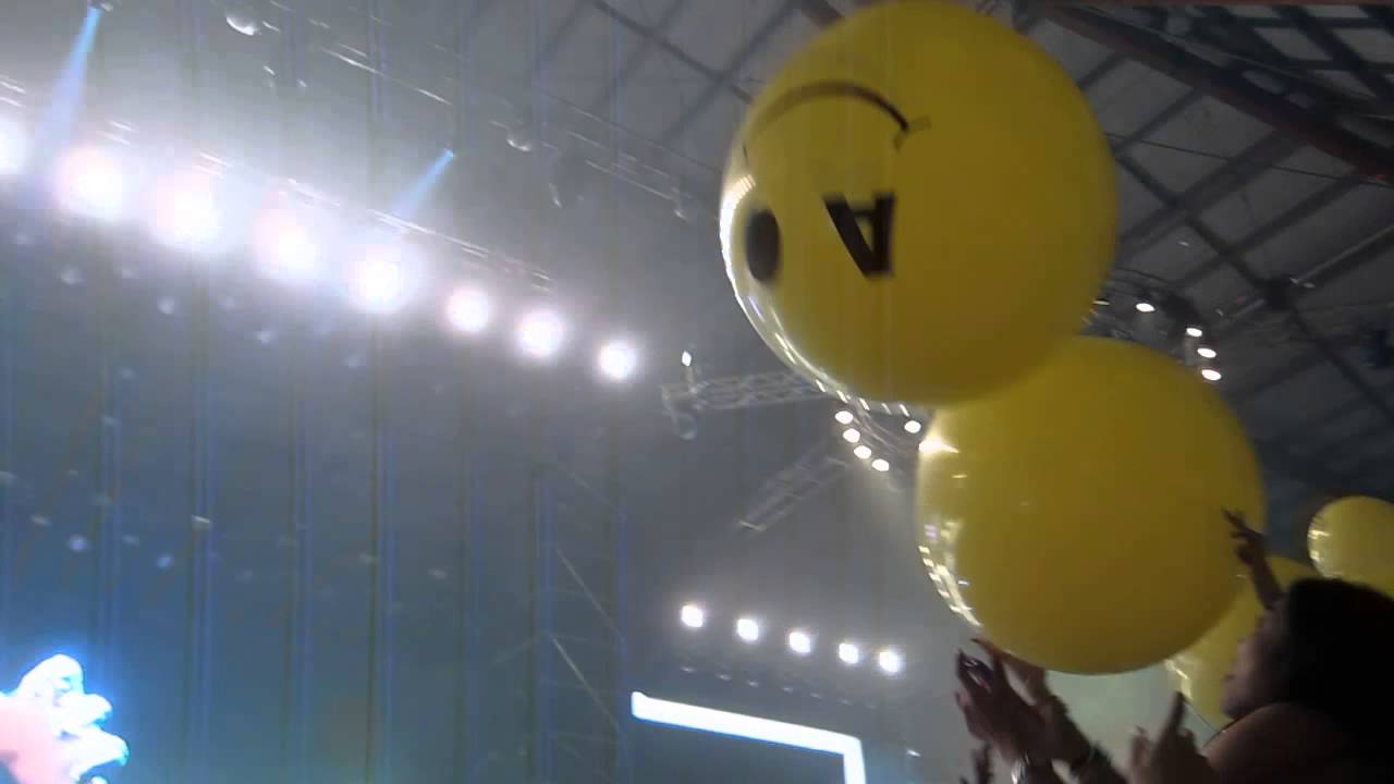 Armin Only Intense Sydney June 2014 - Armin van Buuren Ping Pong ball drop