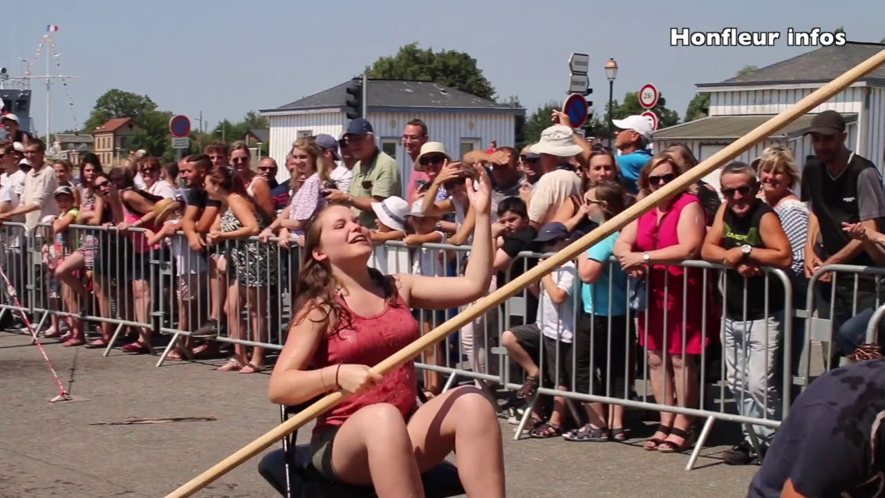 Le mât incliné à Honfleur
