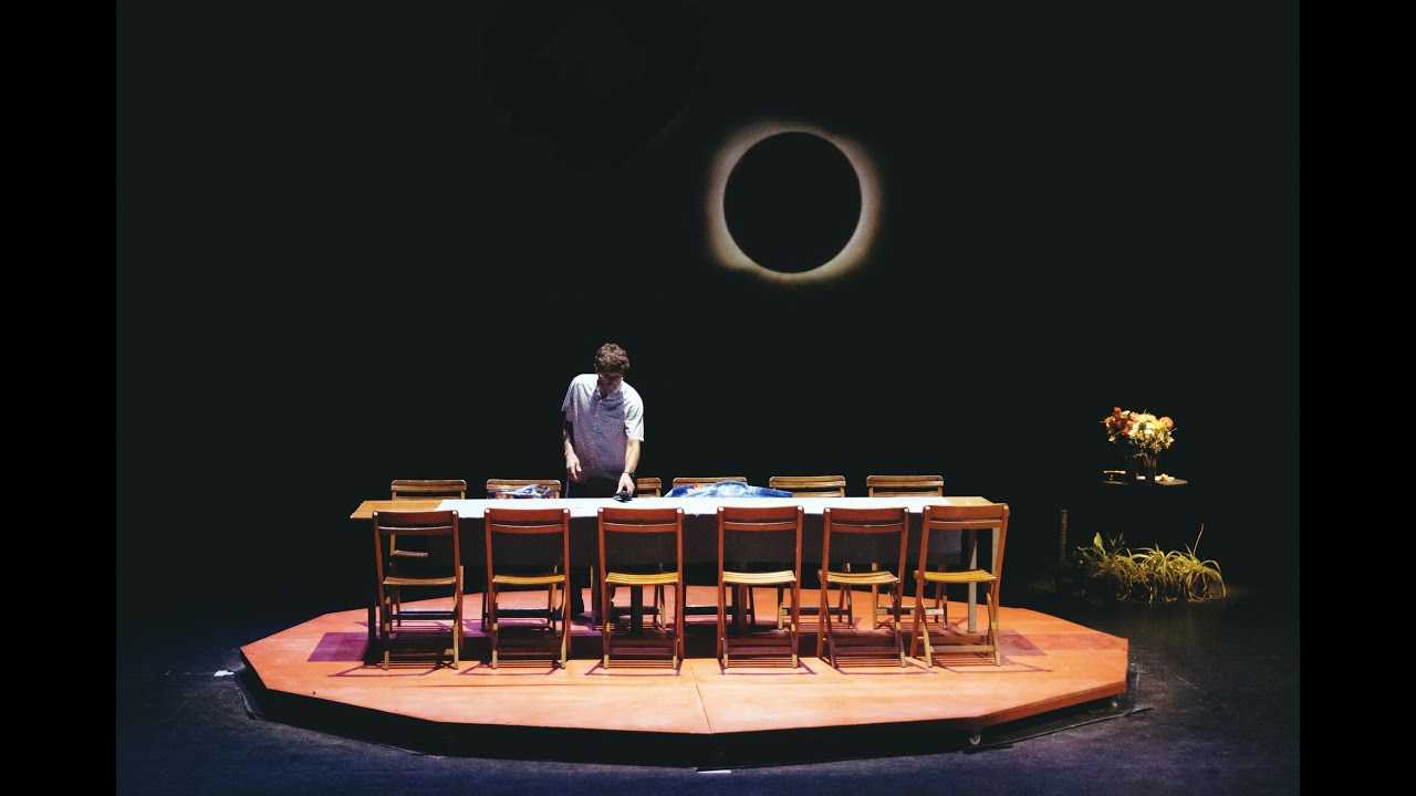ECLIPSE TOTAL (TEASER SUBT CAST). Pont Flotant.