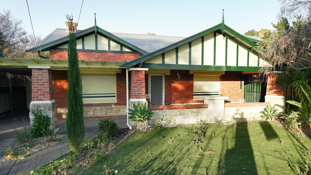 Beautiful bungalow next door also now gone. Built 1925.
