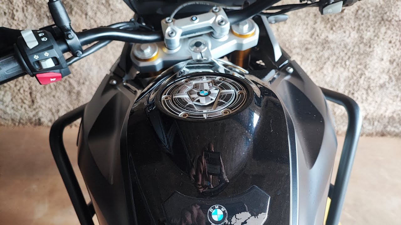 Montagem do protetor de carenagem da BMW G 310 GS.