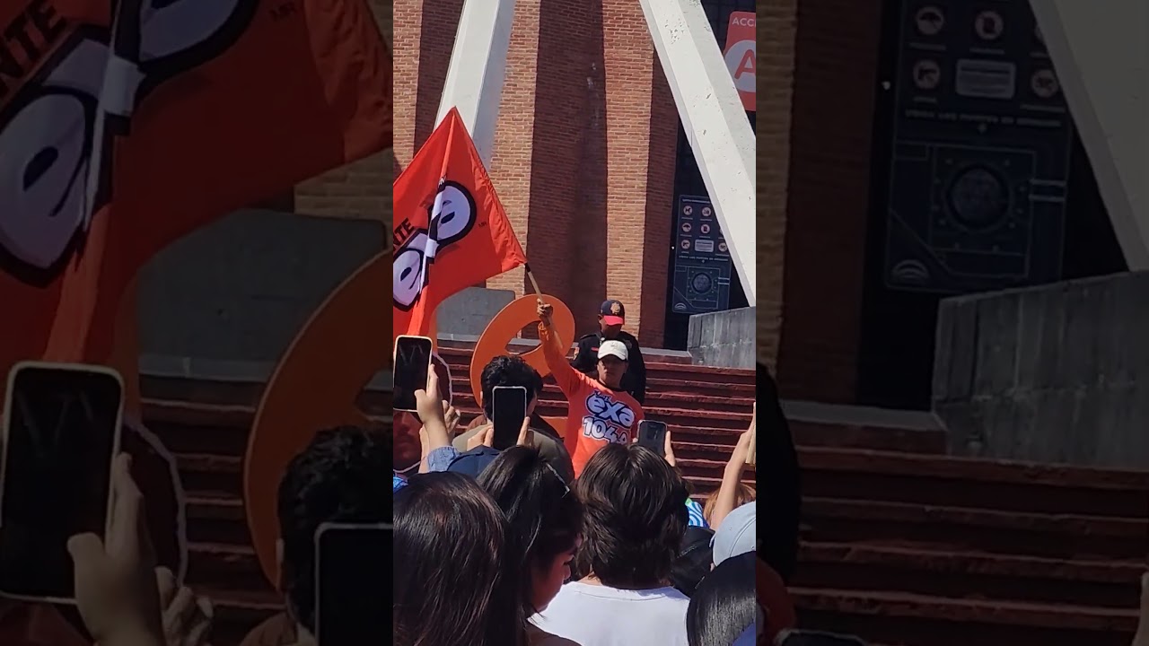 Sebastián Yatra en cdmx cantando