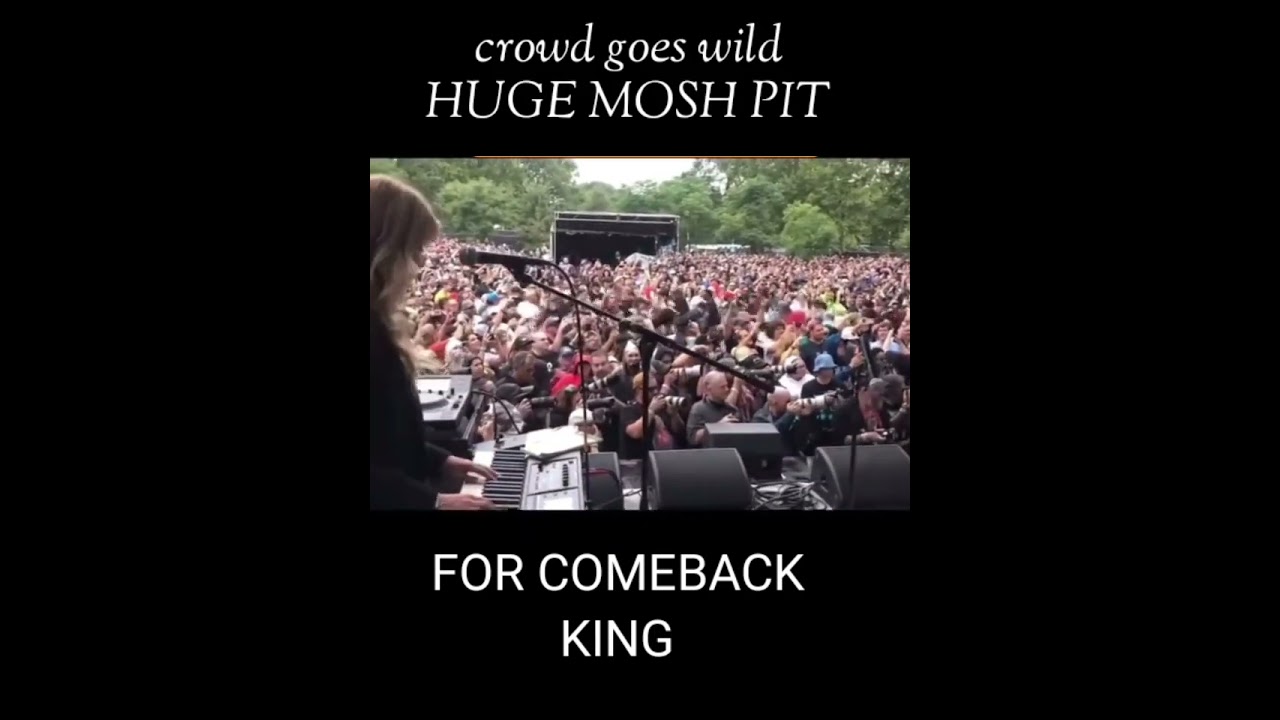HUGE moshpit forms at corey feldman concert  