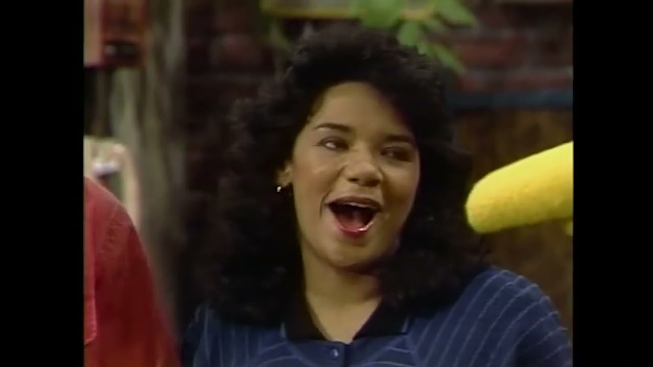 Sesame Street - Maria announces her pregnancy
