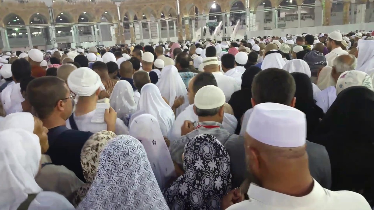 Tawaf at Kaaba in Mecca during 2017 Umrah.