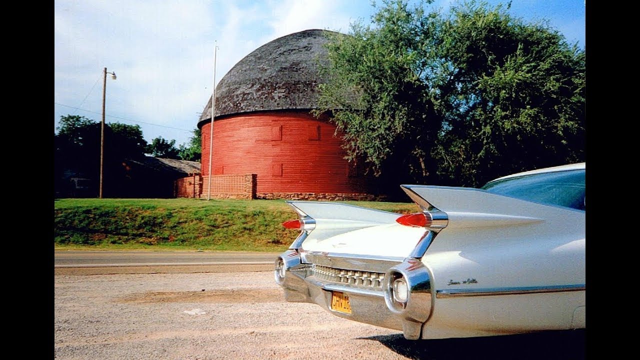 ARCADIA ROUND BARN - Arcadia, OK - Route 66 - September 1, 1992