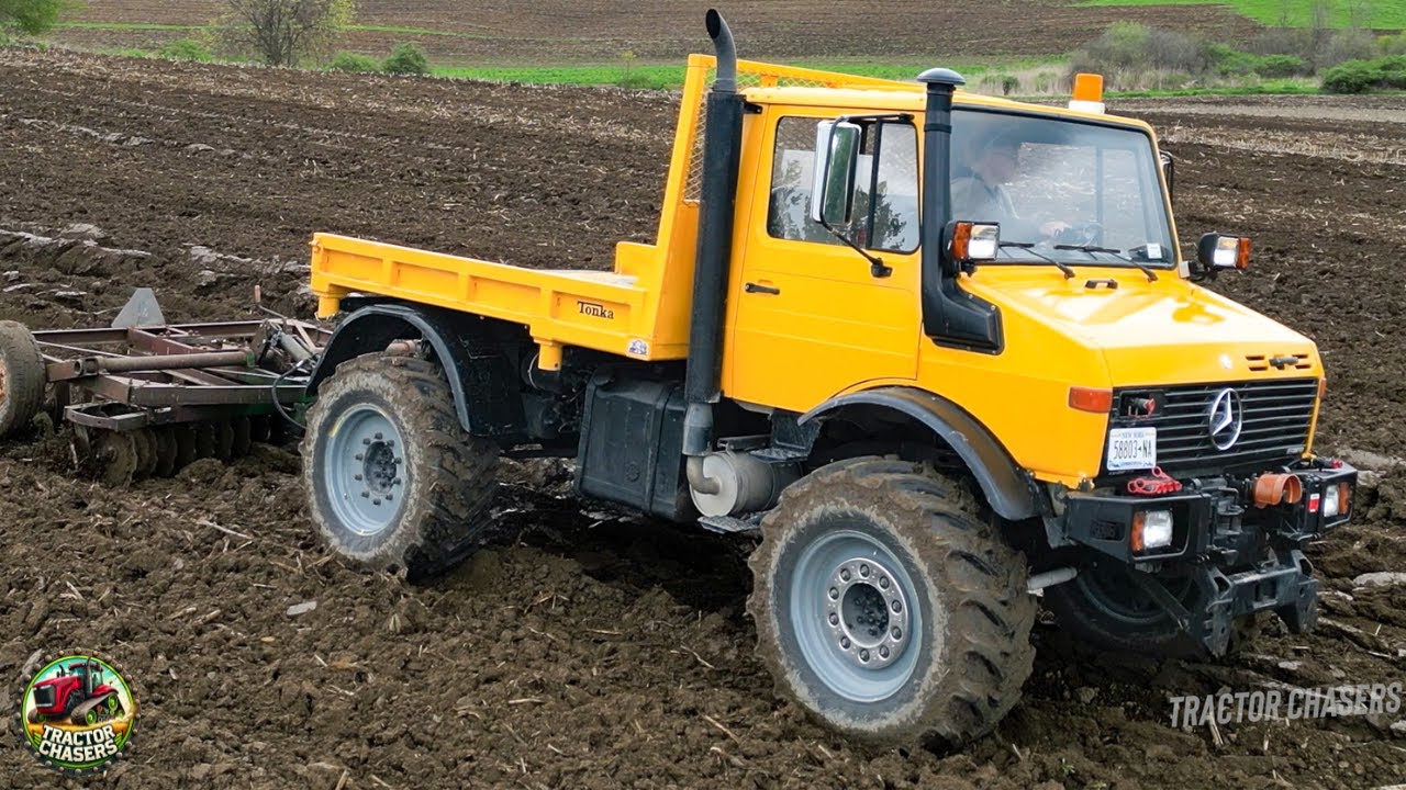 Unimog U1700 Off Road Truck Working on Tillage and Snow Plowing