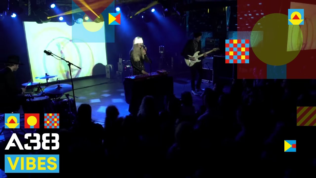 Still Corners - Lost Boys // Live 2019 // A38 Vibes